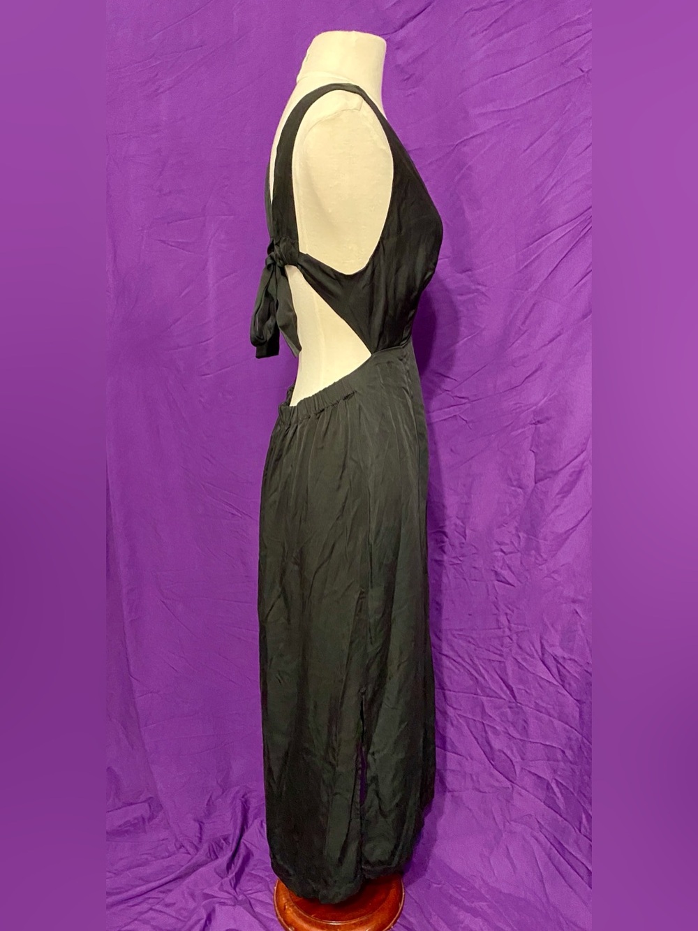 NWT Anthropologie Black V-Neck Backless Tie-Back Cutout Maxi Dress. Size XS.